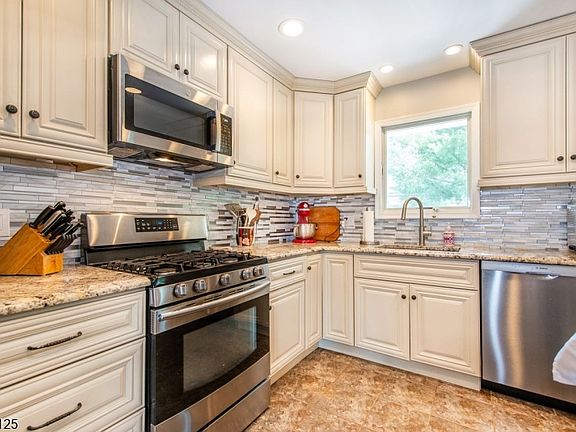 5th image of 14 Villa Rd