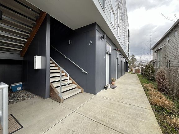 5th image of 6080 SE 84th Ave #302A