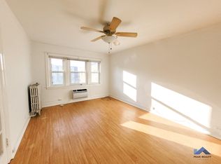 1940 Sherman Ave., Evanston, IL 60201