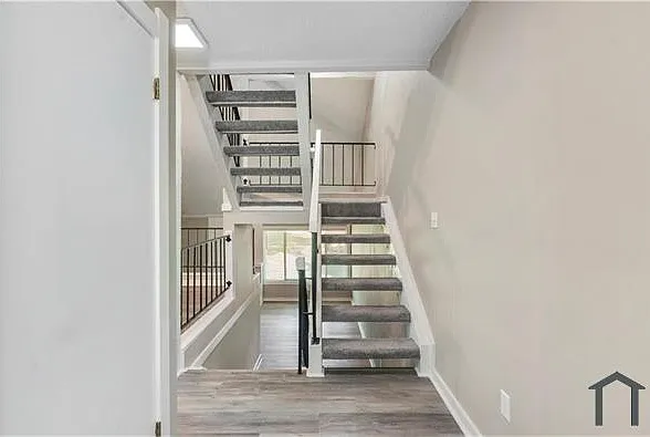1090 Village Rd — Photo 14