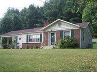 100 Poplar Grove Rd, Galax, VA 24333