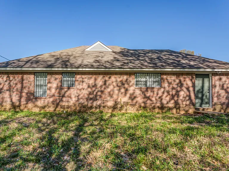 2551 Parkview Dr — Photo 31