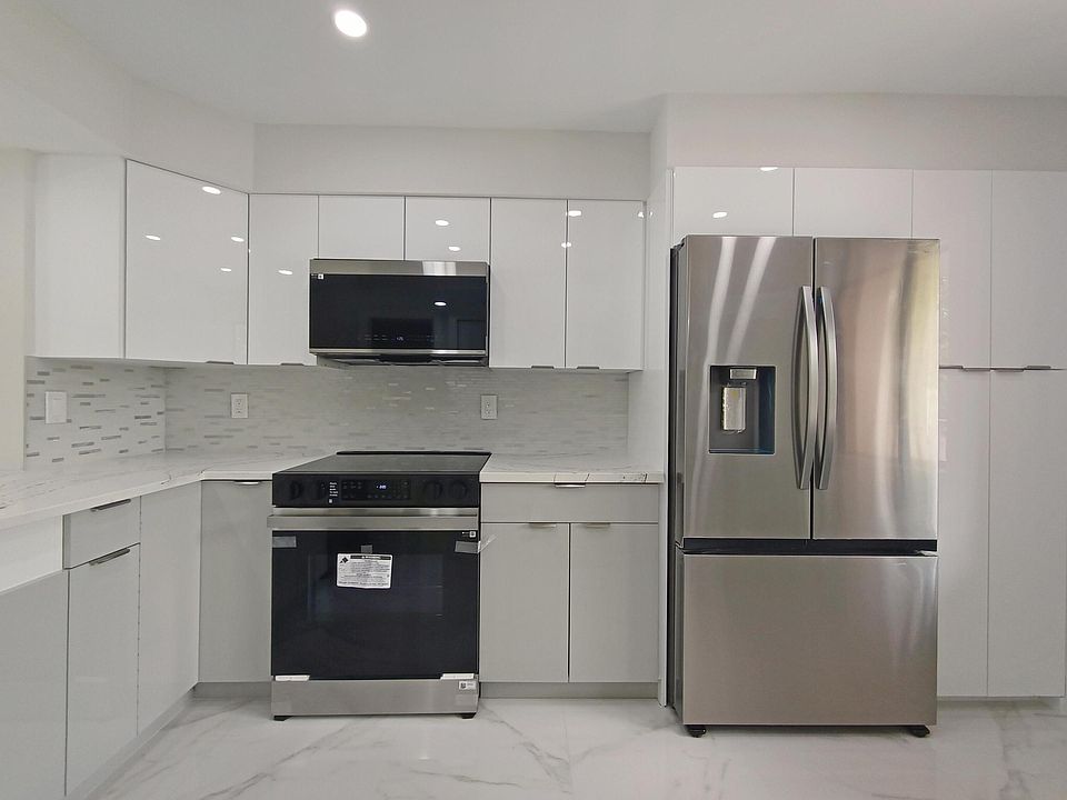 1st image of 7280 Amberly Lane #207
