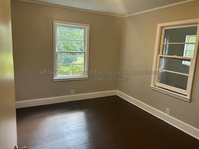 135 Lang St — Photo 6