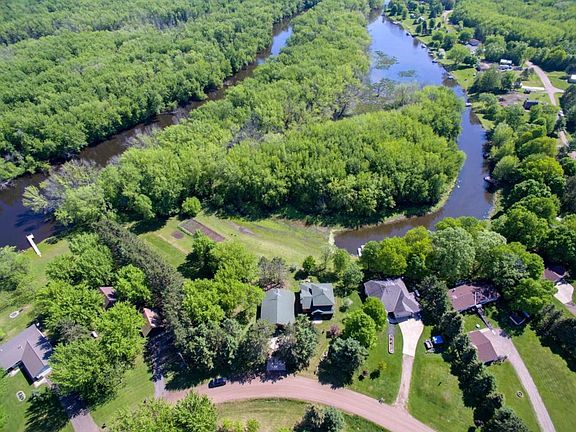 3rd image of 9045 Maple Shores Dr