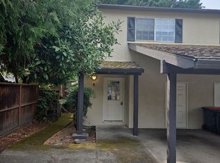 2040 Campus Dr APT A, Medford, OR