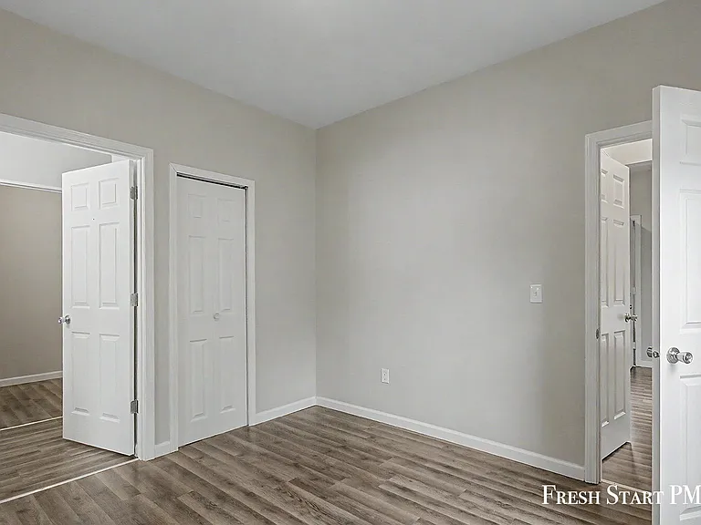 1266 Clark St — Photo 21
