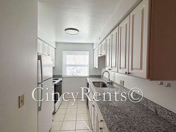 5th image of 2909 Van Dyke Dr APT 2