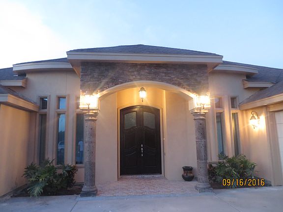 3rd image of 1107 Shavano Dr