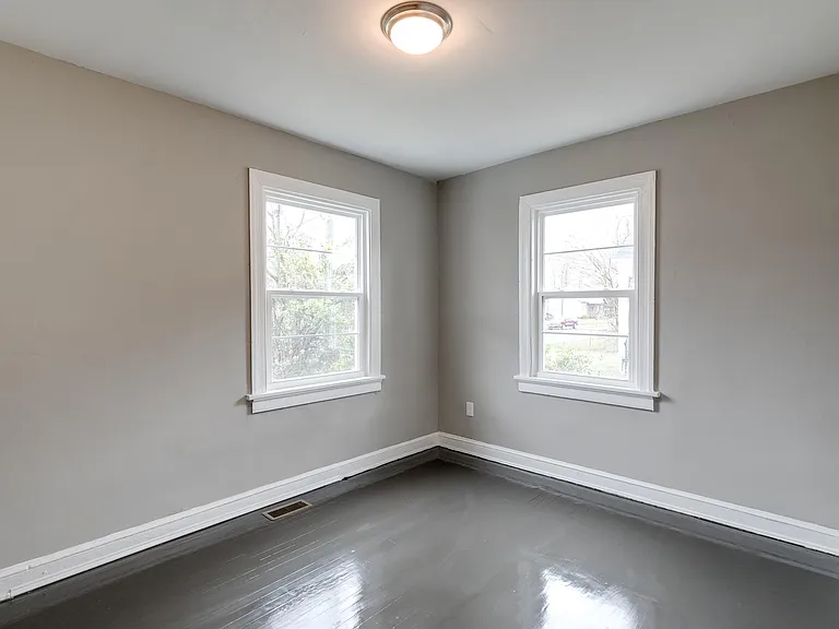 2106 Harwood St — Photo 14