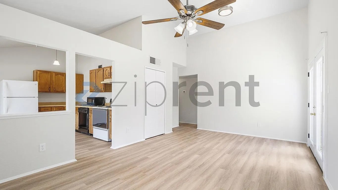 3 bed, 1080 sqft, $1,395 — Photo 2