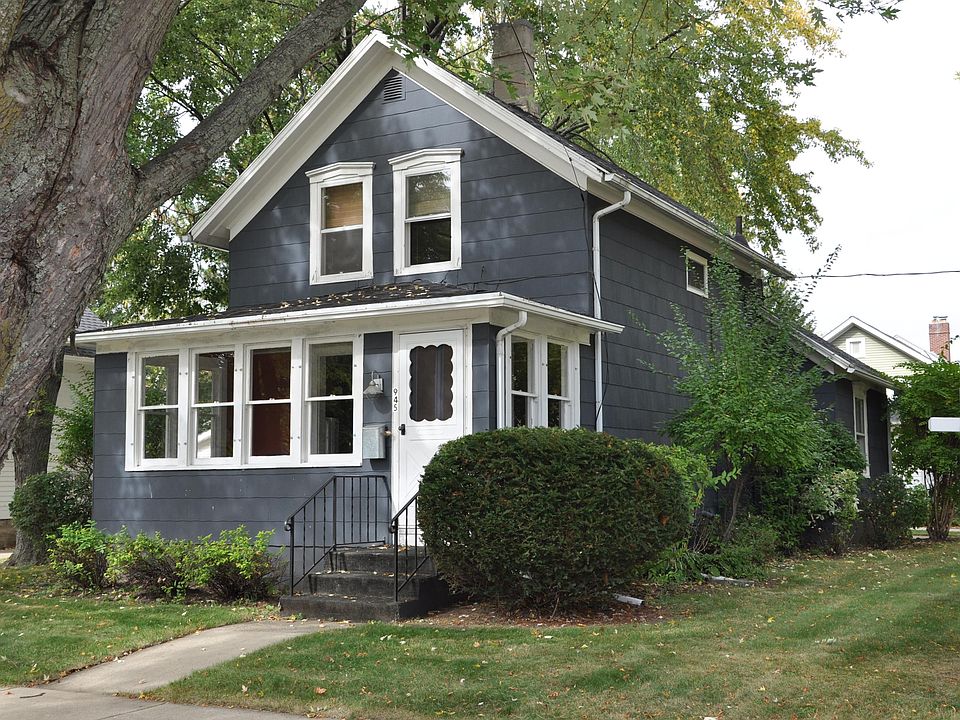 1st image of 945 Glen St