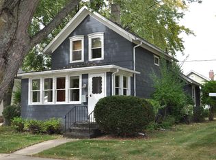 945 Glen St, Janesville, WI 53545