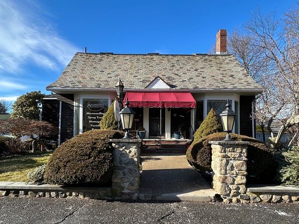 990 Humphrey St FLOOR 2