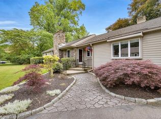 27 Melody Ln, Ivoryton, CT 06442