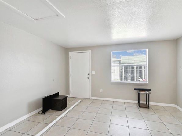 tampa-florida-82242378 picture