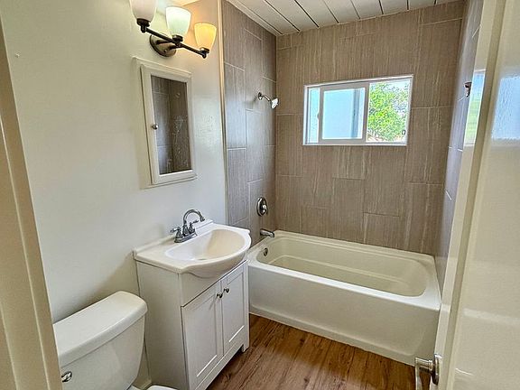 5th image of 3256 1/2 Greely Ave #0