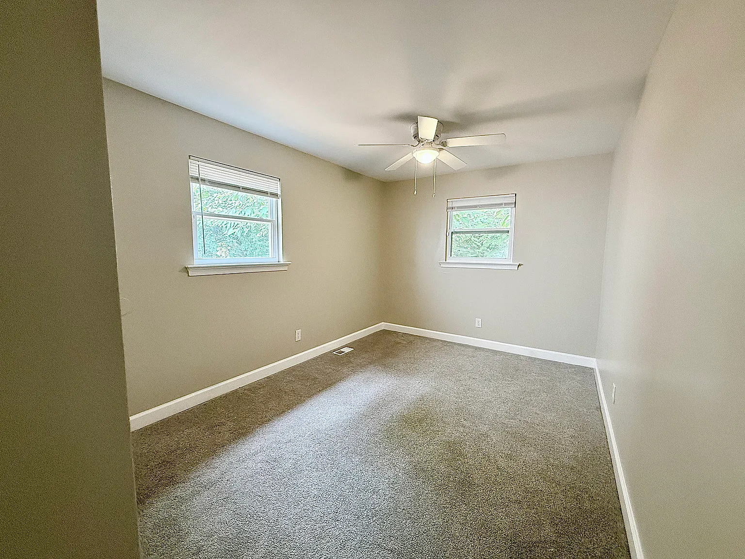 3 bed, 941 sqft, $1,800 — Photo 4