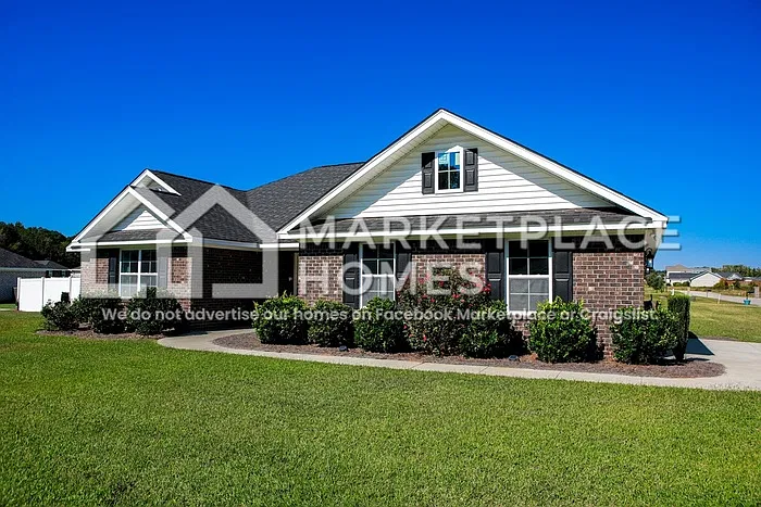 5 bed, 3.0 bath, 2530 sqft, $2,800 — Photo 2