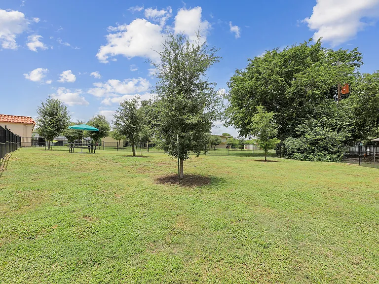 Oaks35 — Photo 16