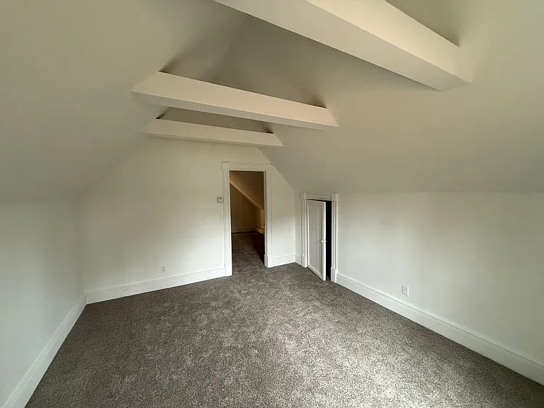 17 N Maple St — Photo 36