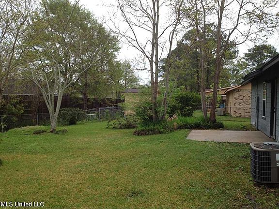 3rd image of 12524 Ponce De Leon Dr