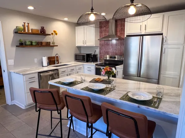 915 Howard St, Columbia, SC 29205