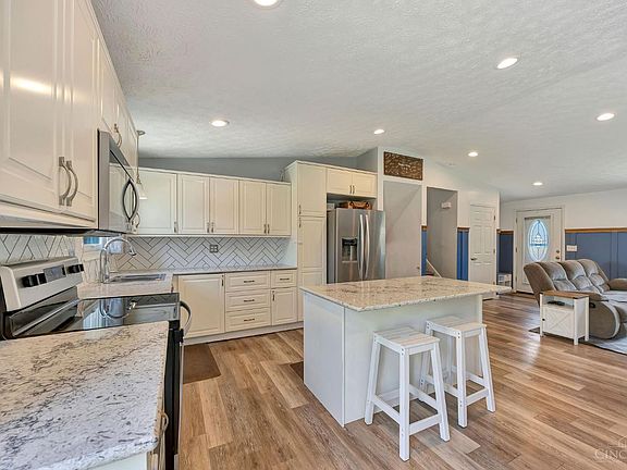 5th image of 11457 Kary Ln