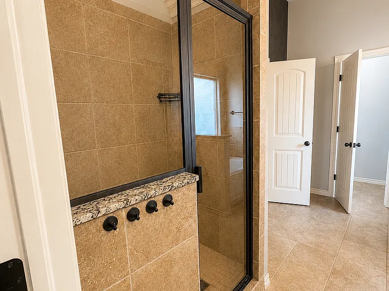 804 Brian Ct — Photo 12