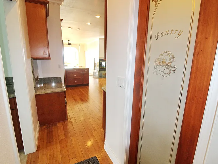 110 Cooke Rd — Photo 23