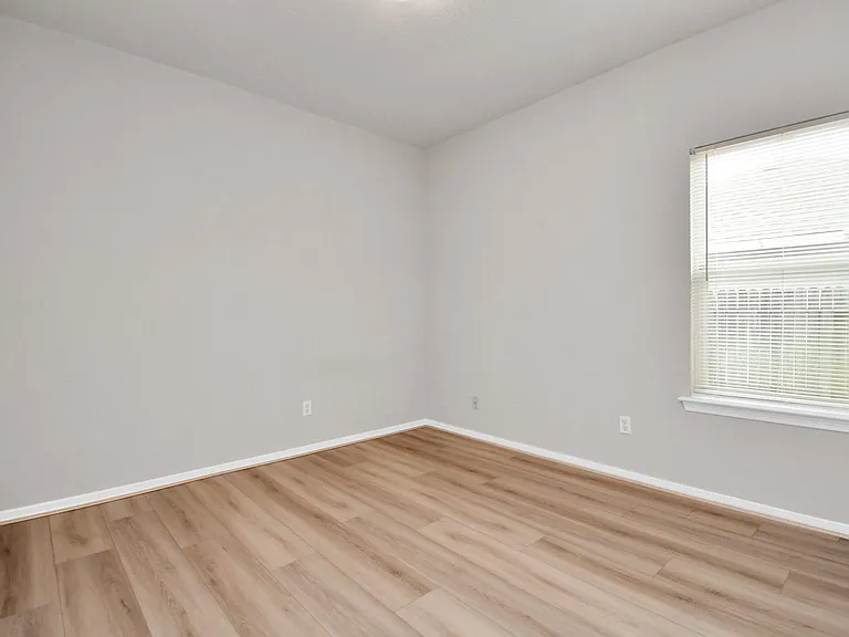 24118 Wild Horse Ln — Photo 9