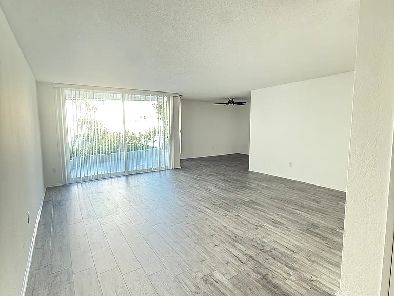 12540 Chandler Blvd #118 — Photo 2