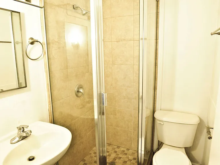 438 S Hawthorne Rd — Photo 11