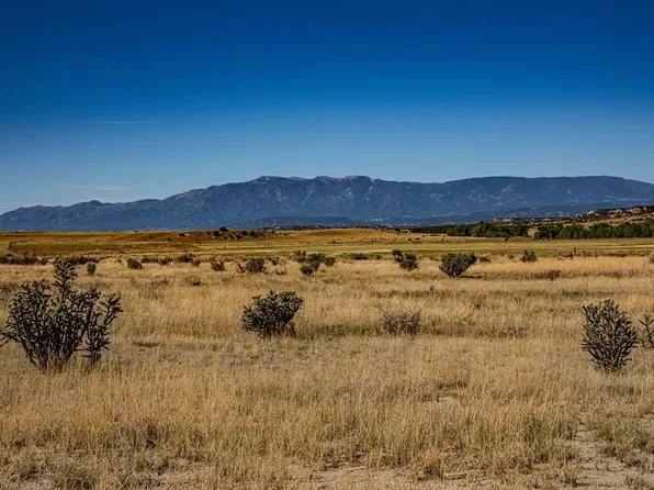 Deer Trail Ct, Pueblo, CO 81004