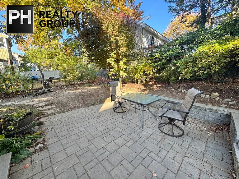 46 Vincent Ave — Photo 22