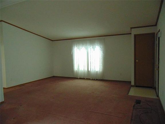5th image of 815 Wild Violet Dr