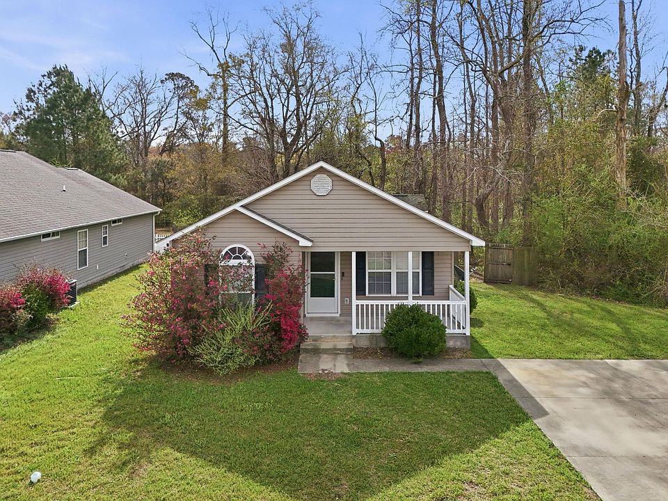 1st image of 442 Sean River Rd.