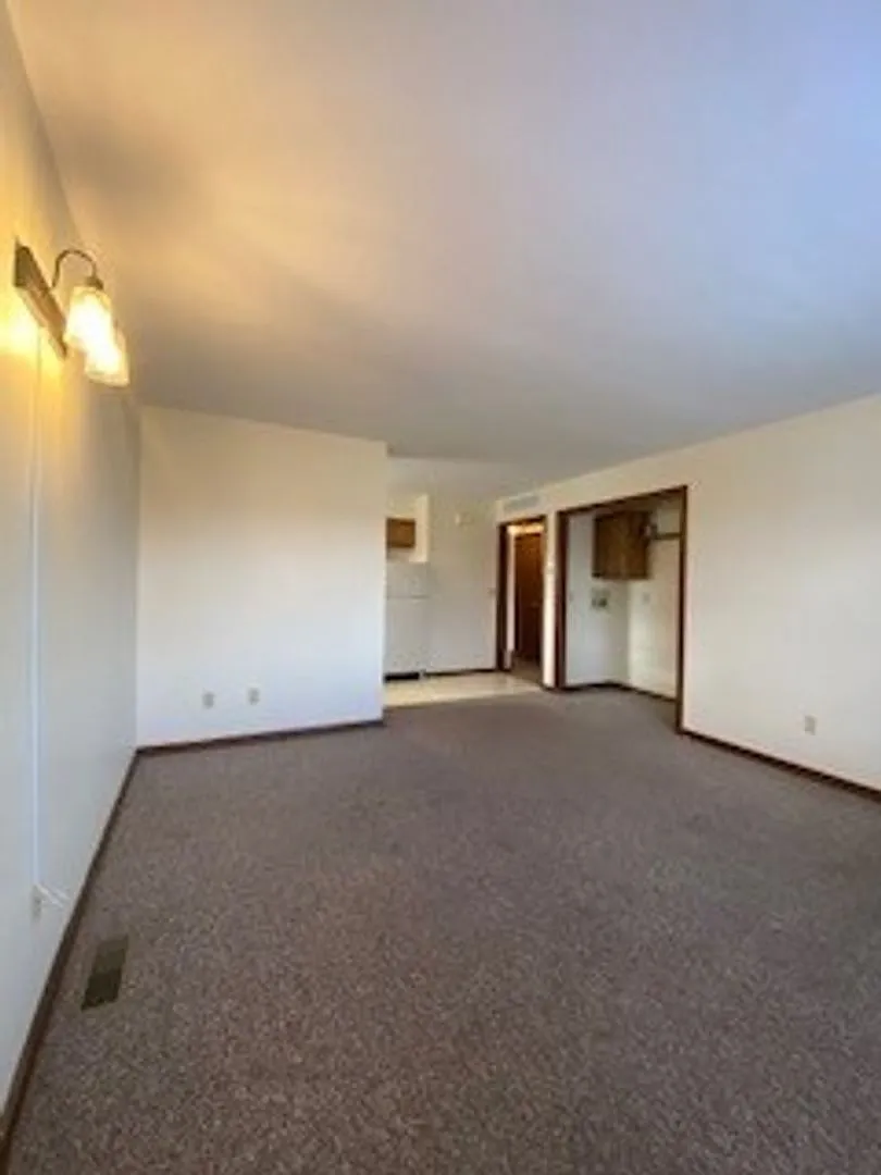 Building Photo - 1824 Tiffany Ct