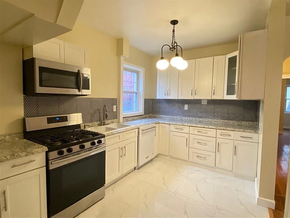 1st image of 13 Baldwin Ave