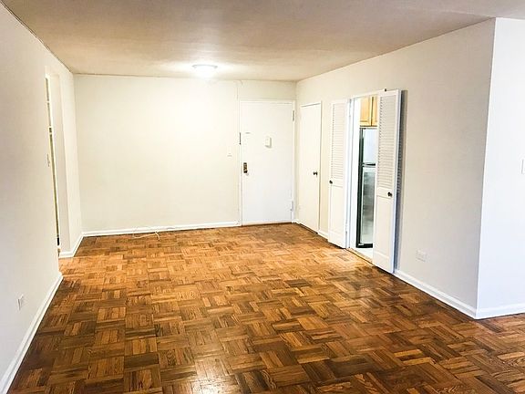 5th image of 8510 120th St APT 707