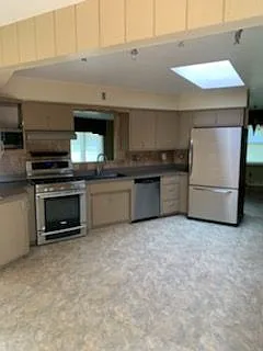 3550 S Brentwood Rd — Photo 2