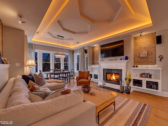 4th image of 3933 N Marshfield Ave #3S