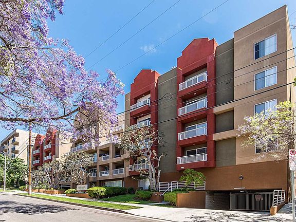 3rd image of 1538 N Martel Ave APT 216