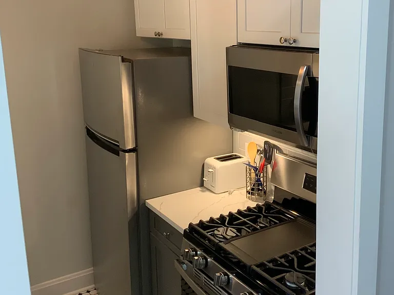 405 E 2nd St #123 — Photo 4