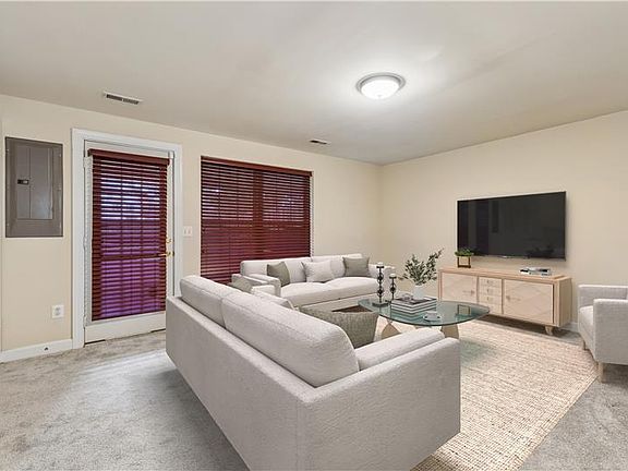5th image of 14090 Malta St