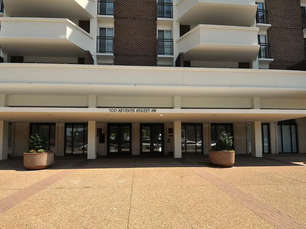 700 7th St SW APT 116, Washington, DC 20024