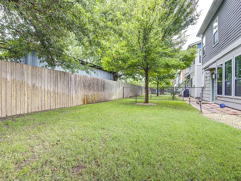 1409 Lorraine Loop #1409 — Photo 26