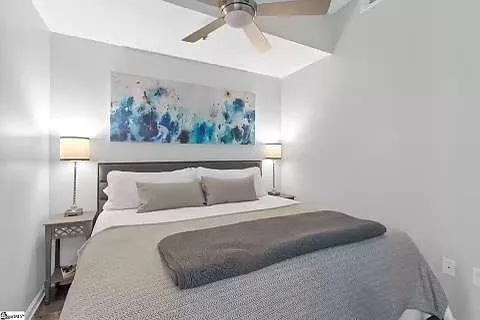100 E Washington St #27 — Photo 13