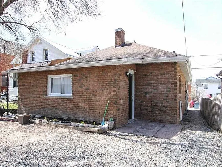 366 Bessie Ave — Photo 14