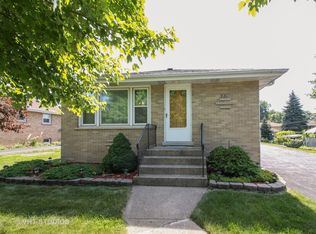 381 Pine Ave, Wood Dale, IL 60191